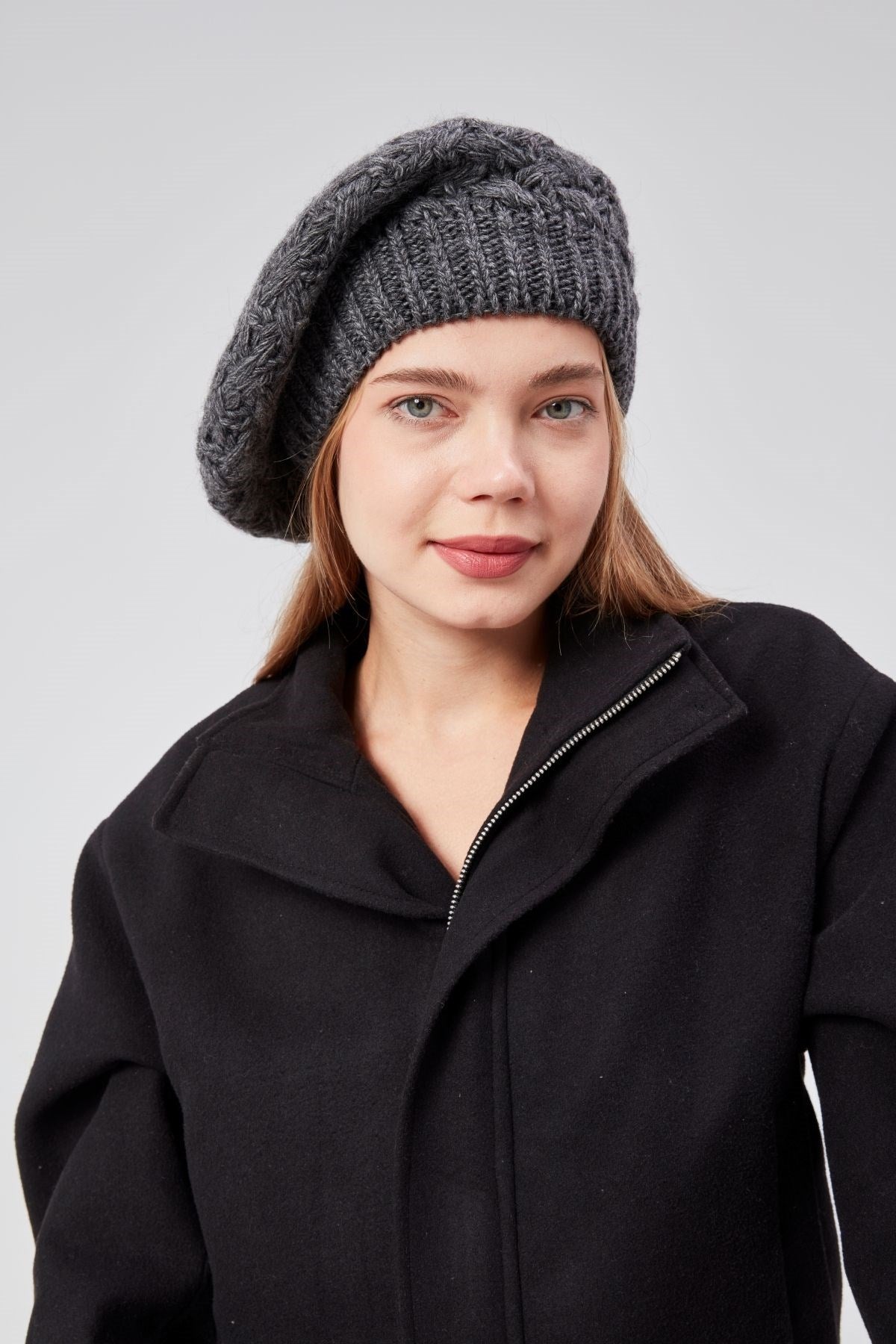 Kadın Kışlık Şık Triko Ressam Örgü Bere