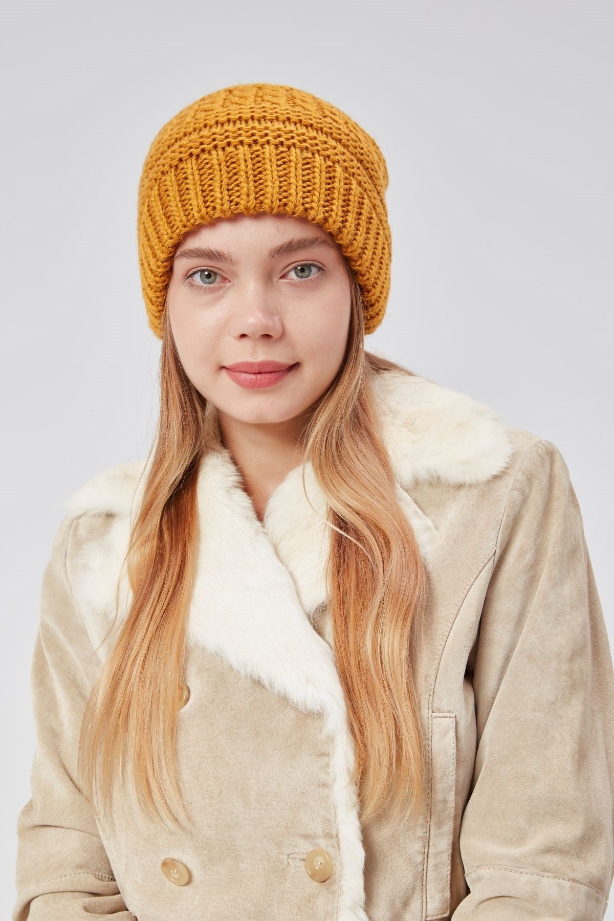 Kadın Kışlık Şık  Ponponlu Astarlı Örgü Bere