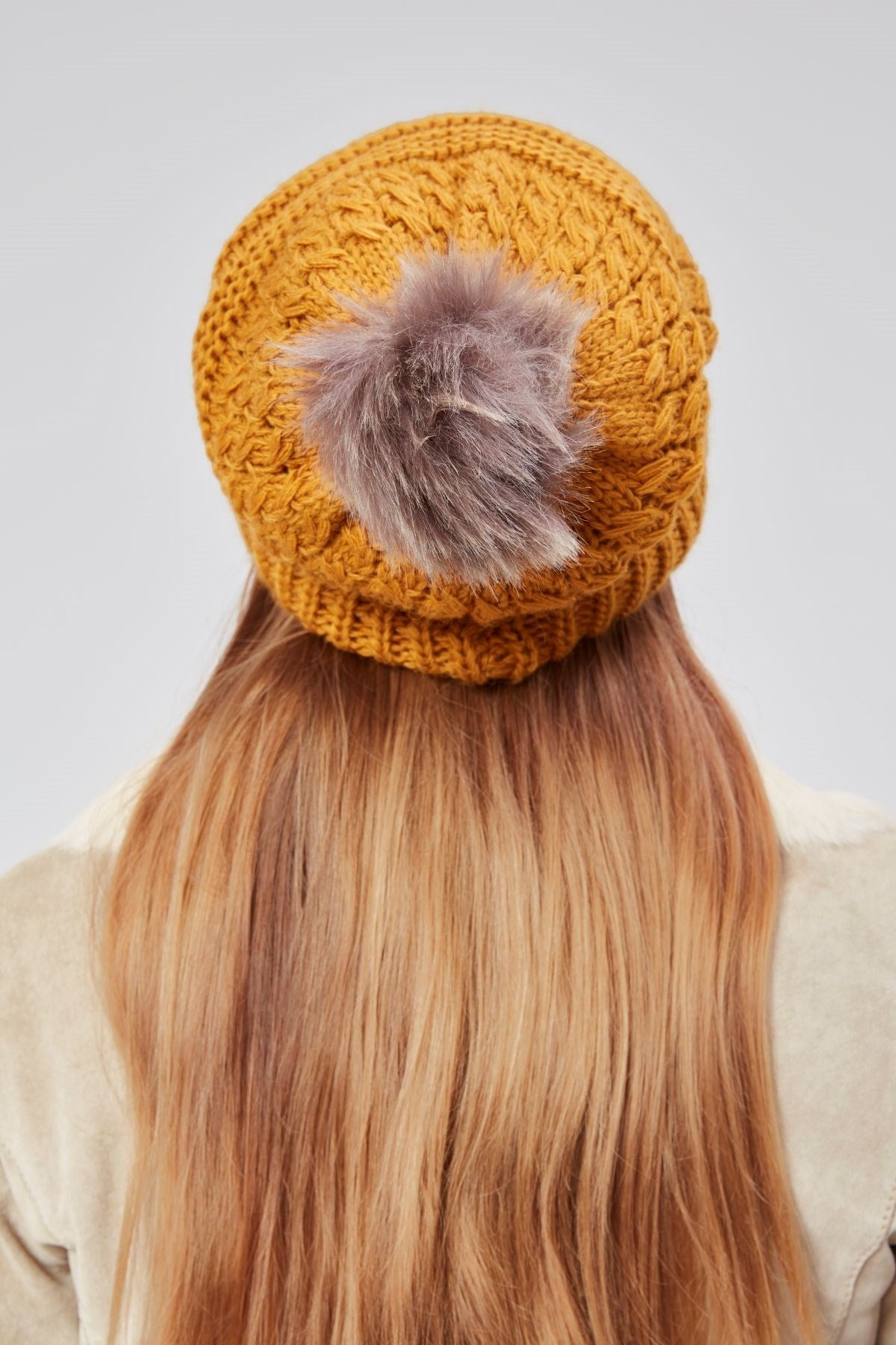 Kadın Kışlık Şık  Ponponlu Astarlı Örgü Bere