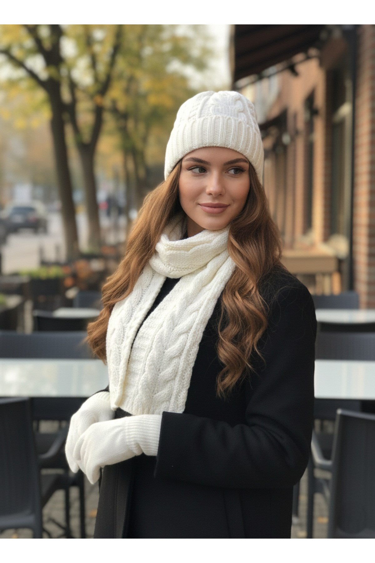 Kadın Kışlık Lüks Örgü Bere, Atkı ve Eldiven Takımı