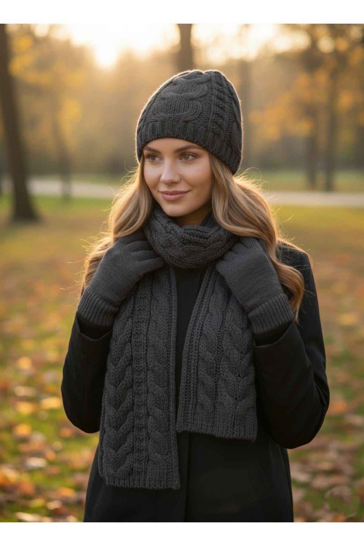 Kadın Kışlık Lüks Örgü Bere, Atkı ve Eldiven Takımı