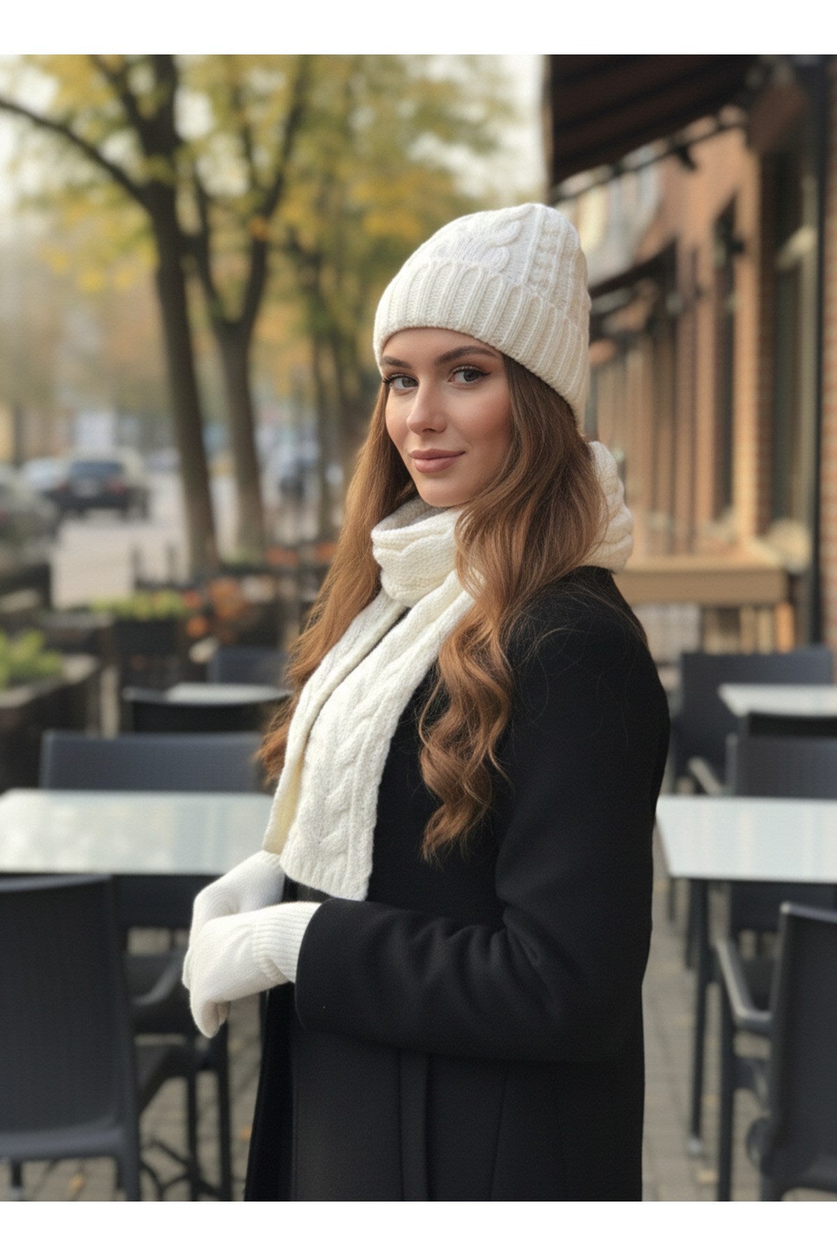 Kadın Kışlık Lüks Örgü Bere, Atkı ve Eldiven Takımı